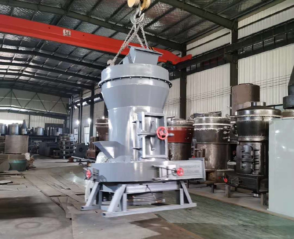 邁新機械發往廣西的磨粉機現場